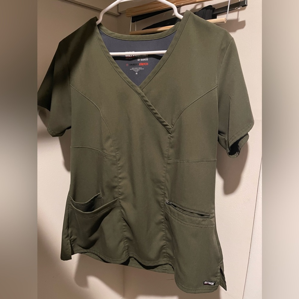 Scrub set